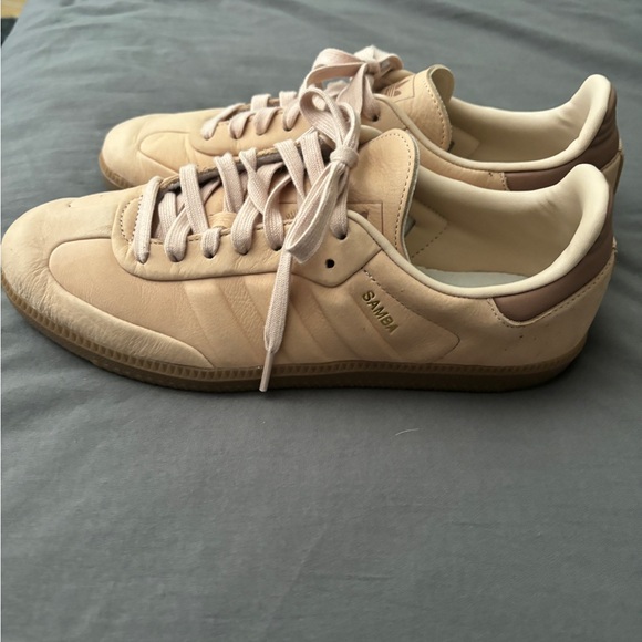 Adidas Samba Halo Blush/Clay Strata/Gum worn twice too big. Mens 8.5 women’s 9.5 - Picture 3 of 6